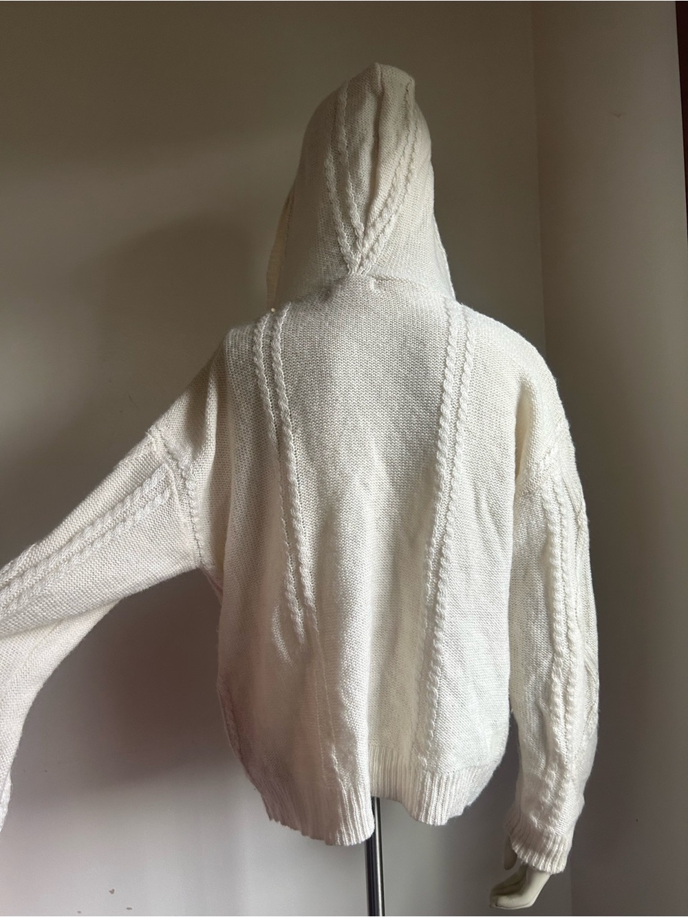 stitch & pine M Hooded Cable Knit Sweater - White - Picture 7 of 7